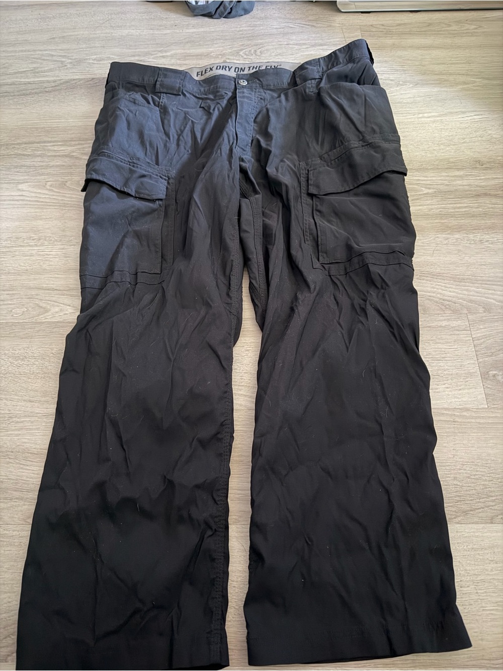 Duluth Trading Co. black nylon & spandex cargo pants size 44x30 #cargo #workwear